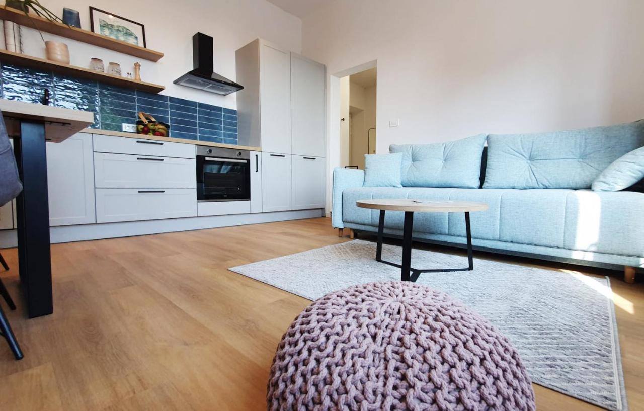 Stross 1 Bdrm