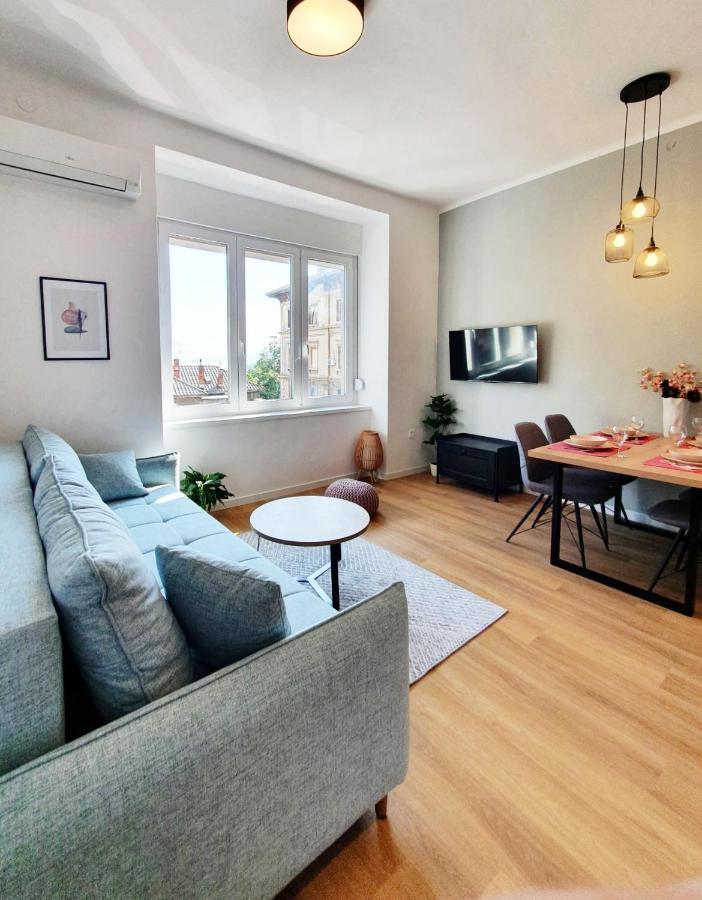 Stross 1 Bdrm Rijeka